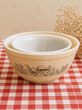 Vintage Pyrex Forest Fancies Mushroom Nesting Mixing Bowl Set 2 Piece Brown Tan